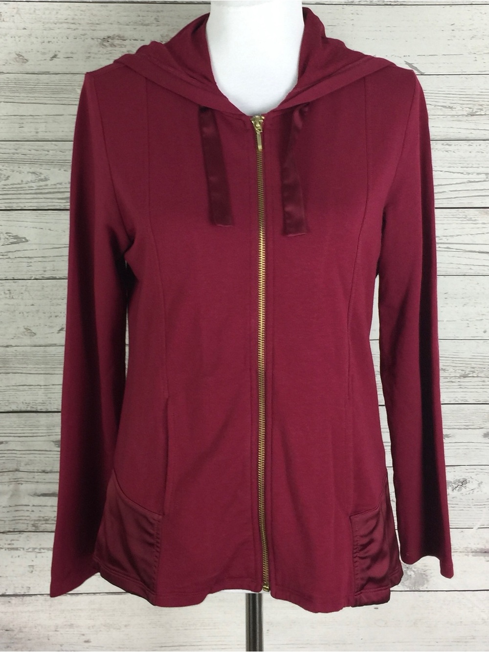 Zenergy Chico’s Women’s Burgundy Satin Trim Zip Front Hooded Knit Jacket 0 (S/4)